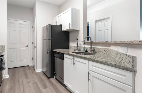 Summerville Apartment | Landing | Stylish 2BD, Gym
