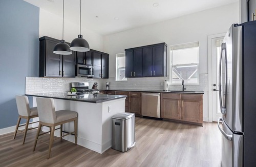 Lee's Summit Apartment | Landing | Stylish 3BD in Lee's Summit