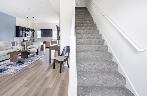 Lee's Summit Apartment | Landing | Stylish 3BD in Lee's Summit