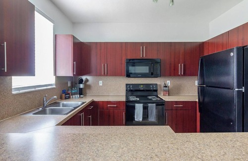 Homestead Apartment | Landing | Stylish 3BD, Pool