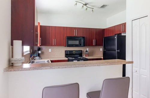 Homestead Apartment | Landing | Stylish 3BD, Pool