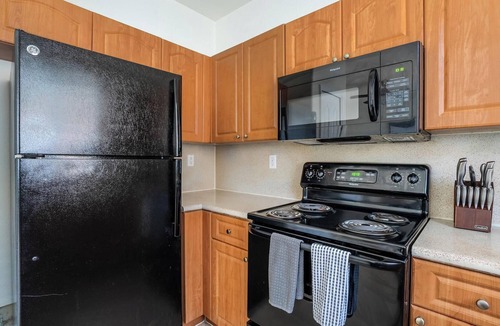 Homestead Apartment | Landing | Stylish 3BD, Pool