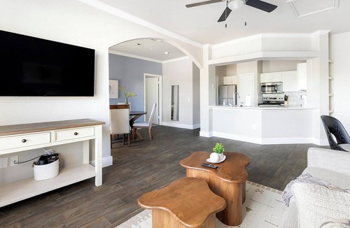 Fort Worth Apartment | Landing | Stylish 3BD in Cityview