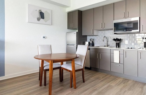 Golden Gate Apartment | Landing | Stylish Studio, Yoga Studio, Clubhouse