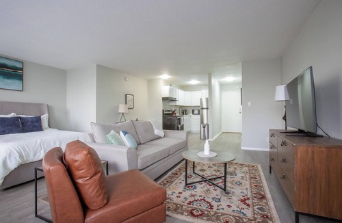 Fort Wayne Apartment | Landing | Stylish Studio, Pool, Gym