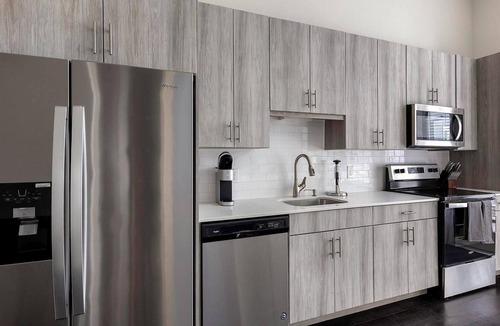 Fort Worth Apartment | Landing | Stylish Studio in Bricktown