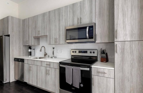 Fort Worth Apartment | Landing | Stylish Studio in Bricktown