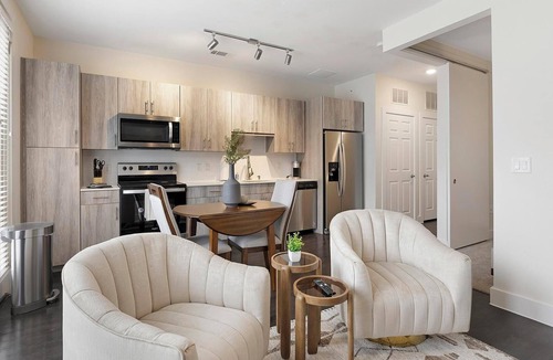 Fort Worth Apartment | Landing | Stylish Studio in Bricktown