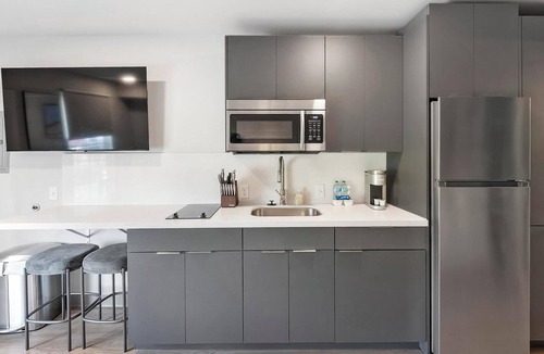 Hermitage Apartment | Landing | Stylish Studio in Downtown Hermitage