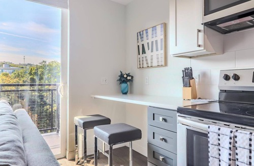 Ithaca Apartment | Landing | Stylish Studio, Gym