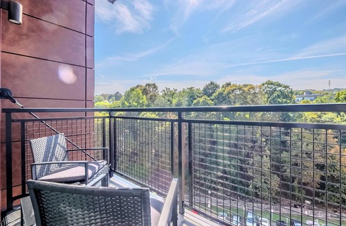 Ithaca Apartment | Landing | Stylish Studio, Gym