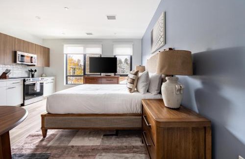 Haverhill Apartment | Landing Stylish Studio Gym Pool