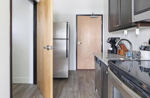 Pearl District Apartment | Landing | Stylish Studio, Courtyard, Gym