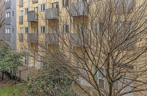 Pearl District Apartment | Landing | Stylish Studio, Gym, Courtyard