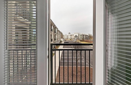 East Raleigh Apartment | Landing | Stylish Studio, Clubhouse, Yoga Studio