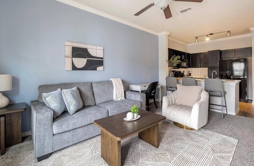 Del Mar Apartment | Landing | Stylish 1BD, Clubhouse