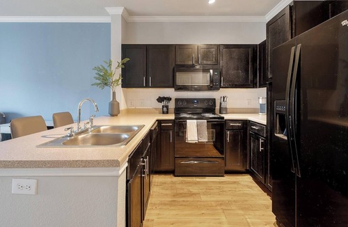 Del Mar Apartment | Landing | Stylish 1BD, Clubhouse
