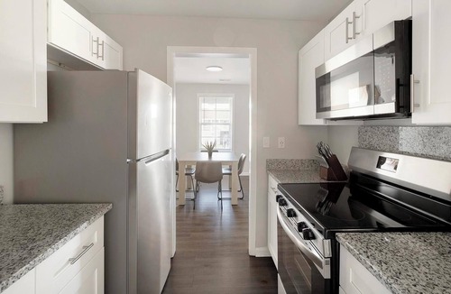 Hendersonville Apartment | Landing | Stylish 2BD, Gym, Pool