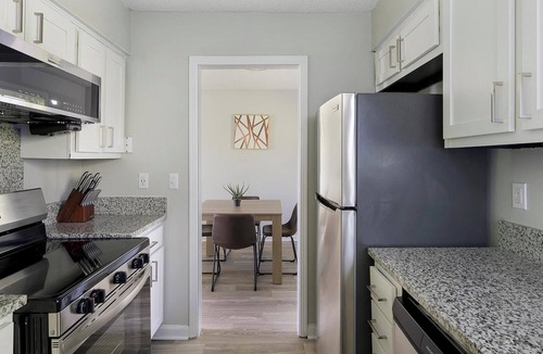 Hendersonville Apartment | Landing | Stylish 1BD, Gym, Pool