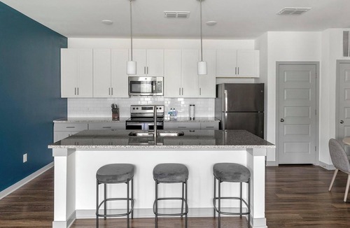 Sand Ridge Apartment | Landing | Stylish 2BD, Pool, Gym