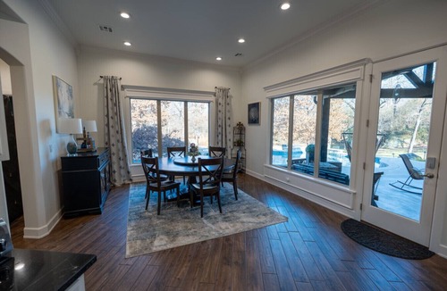 Broken Arrow House | Landman Oklahoma with a view