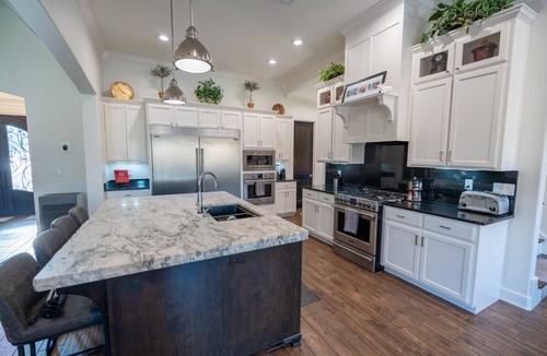 Broken Arrow House | Landman Oklahoma with a view