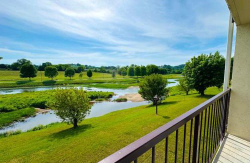 Sevierville Hotel | Landmark Inn On The River Sevierville