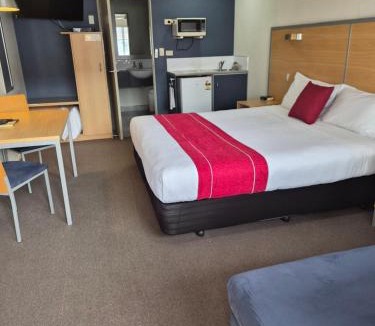 New Plymouth Hotel | Landmark Manor