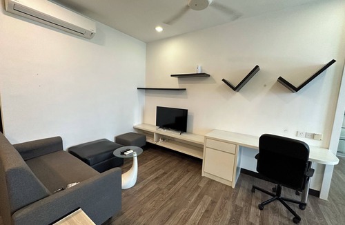 Kampung Bukit Dukong Apartment | Landmark residence cozy Studio with Netflix