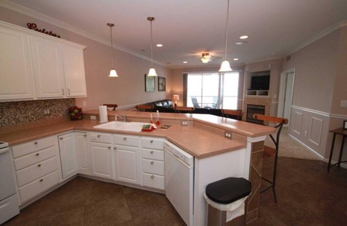Osage Beach Condo | Lands End Condo - No Steps! Sleeps 6-8. Large Sectional Sofa. Inquire for Slip.