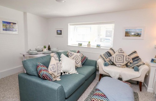 Cardigan House | Lane Cottage