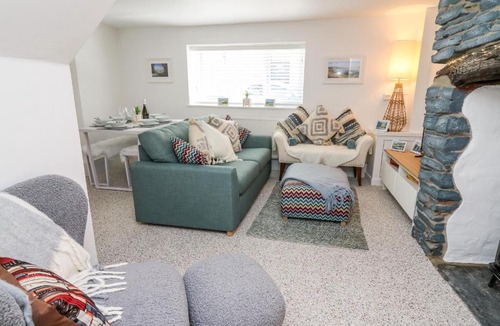 Cardigan House | Lane Cottage