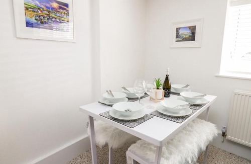 Cardigan House | Lane Cottage