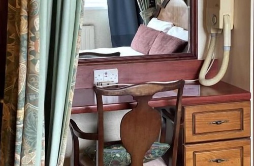 Brighouse Bed & Breakfast | Lane Head Hotel