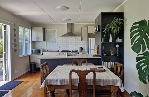 Tauriko Cottage | Laneway cottage