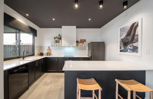 Grange House | Laneway Retreat