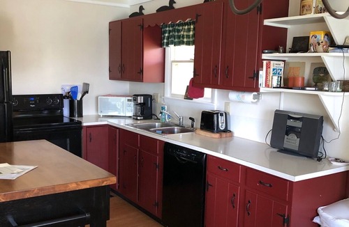 Boothbay Cottage | Lange Cottage - Waterfront Cottage!