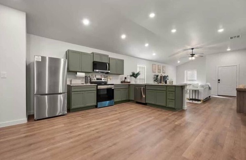 Lubbock House | Langford House - 3BR/2BA - Family Friendly
