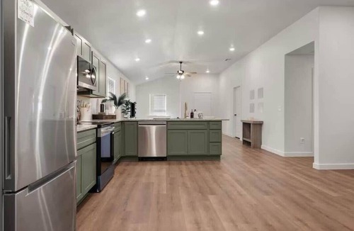Lubbock House | Langford House - 3BR/2BA - Family Friendly