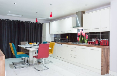 Langley Marish House | Langley Guest House