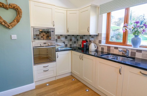 Arnside Cottage | LANGTREE, pet friendly, with open fire in Arnside