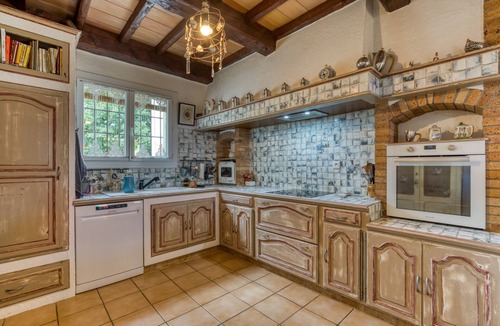 Pailhes Villa | Languedoc Villa with Pool and Mountain View