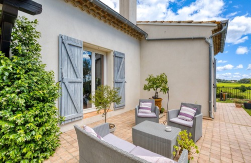 Pailhes Villa | Languedoc Villa with Pool and Mountain View