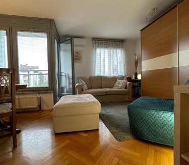 Novi Zagreb Apartment | Lanište - Prelijep stan, balkon, wifi + besplatan parking