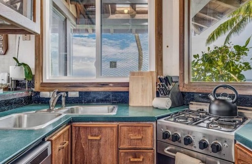 Kuau Cottage | Lani Paradise Oceanfront Cottage