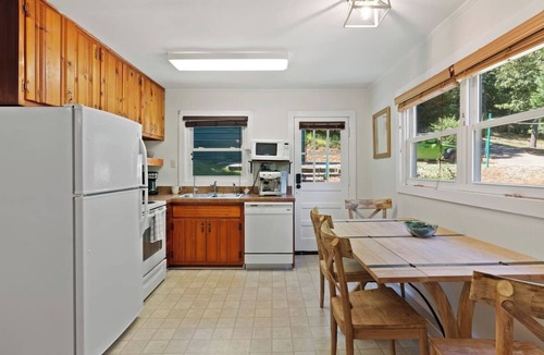 Cumming House | Lanier Lake House 30+ nights