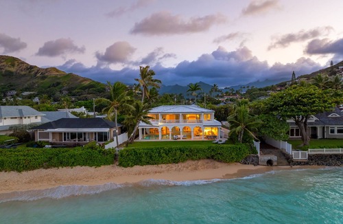 Lanikai House | Lanikai Luxury 5 Bedroom Beachfront Estate - limited time OFFER