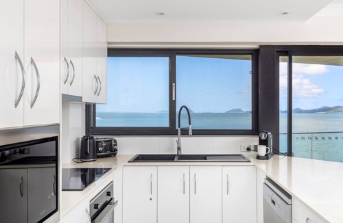 Soldiers Point Apartment | Lanimer Spectacular Waterfront