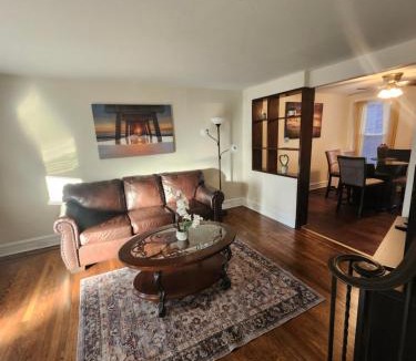 Primos Secane Apartment | Lansdowne Gem