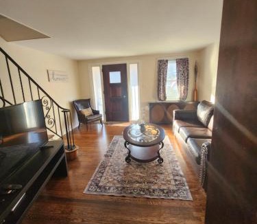 Primos Secane Apartment | Lansdowne Gem